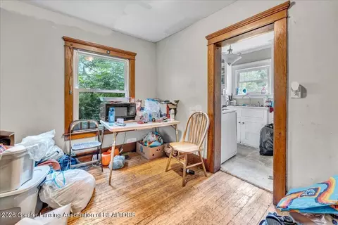 Entry Way - 121 Smith Ave, Lansing, MI 48910 photo 2 of 3