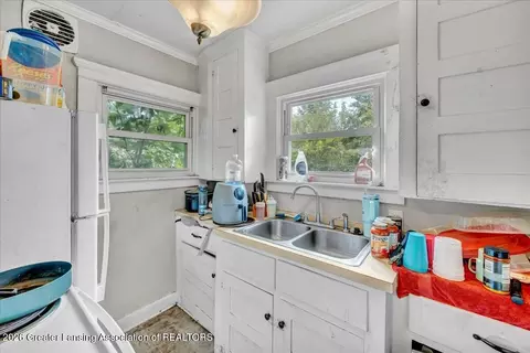 Kitchen - 121 Smith Ave, Lansing, MI 48910 photo 1 of 2