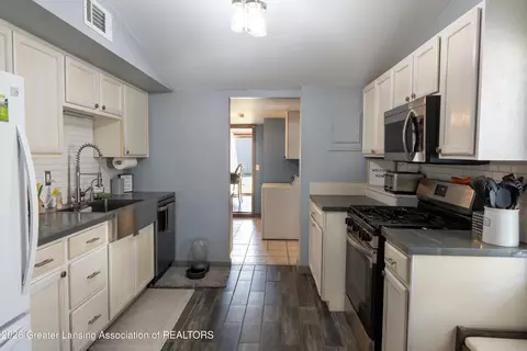 Kitchen - 38 S Aurelius Rd, Mason, MI 48854 photo 1 of 2