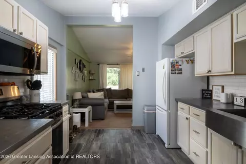 Entry Way - 38 S Aurelius Rd, Mason, MI 48854 photo 1 of 1