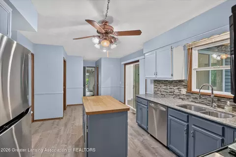 5705 Lakeview Dr, Perry, MI 48872 photo 18