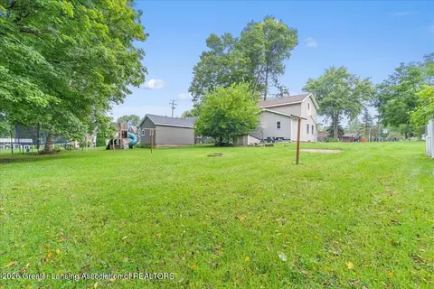 Exterior - 512 E Washington St, Dimondale, MI 48821 photo 2 of 2