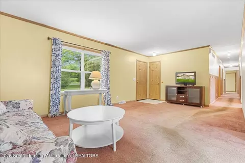 Living - 10586 Williams Rd, Dewitt, MI 48820 photo 3 of 4