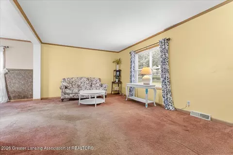 Living - 10586 Williams Rd, Dewitt, MI 48820 photo 2 of 4