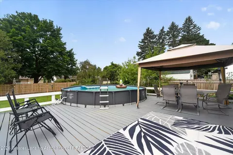 Exterior - 723 Cherry St, Charlotte, MI 48813 photo 5 of 8