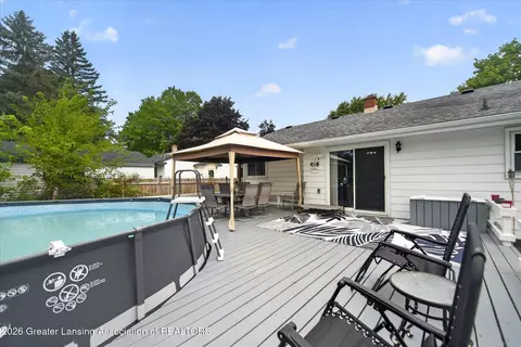 Exterior - 723 Cherry St, Charlotte, MI 48813 photo 6 of 8