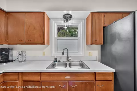 Kitchen - 723 Cherry St, Charlotte, MI 48813 photo 5 of 5