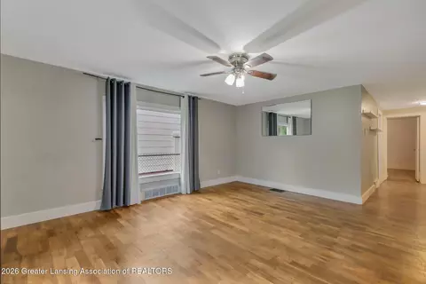 Living - 1125 Scott St, Jackson, MI 49202 photo 1 of 3