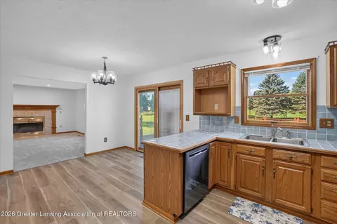 Kitchen - 12382 Burlingame Dr, Dewitt, MI 48820 photo 1 of 1