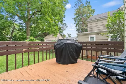Exterior - 516 Leitram St, Lansing, MI 48915 photo 6 of 9