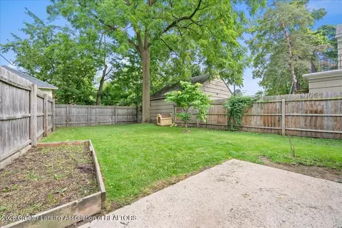 Exterior - 516 Leitram St, Lansing, MI 48915 photo 8 of 9