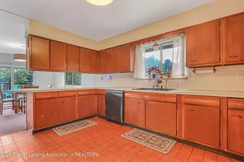 Kitchen - 13433 S Grange Rd, Eagle, MI 48822 photo 1 of 3