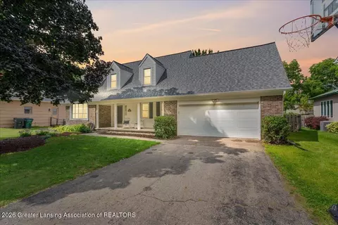 1811 Bramble Dr, East Lansing, MI 48823