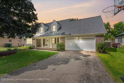 1811 Bramble Dr, East Lansing, MI 48823