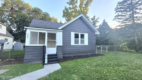 2805 W Washtenaw St, Lansing, MI 48917