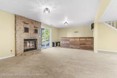 Living - 6044 Bishop Rd, Lansing, MI 48911 photo 5 of 9