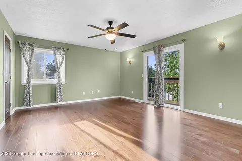 Living - 6044 Bishop Rd, Lansing, MI 48911 photo 4 of 9