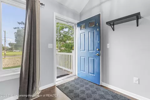 Entry Way - 6044 Bishop Rd, Lansing, MI 48911 photo 1 of 4
