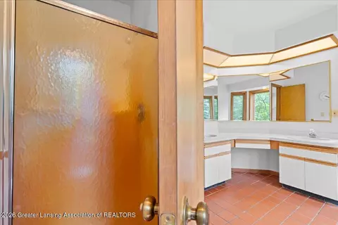 Bath - 1390 E Haslett Rd, Williamston, MI 48895 photo 3 of 6