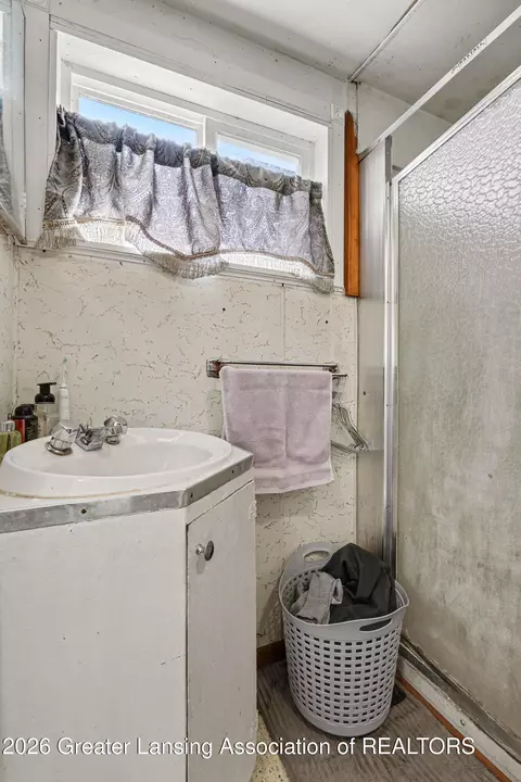 Bath - 103 S Washington St, Perry, MI 48872 photo 2 of 2