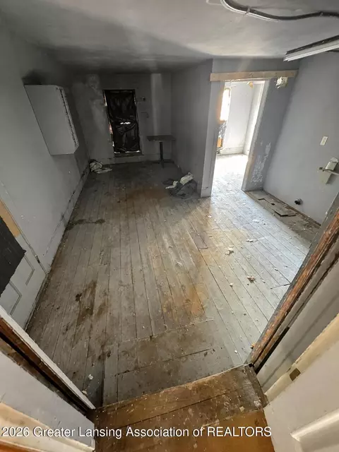 Entry Way - 812 N Blackstone St, Jackson, MI 49202 photo 4 of 4