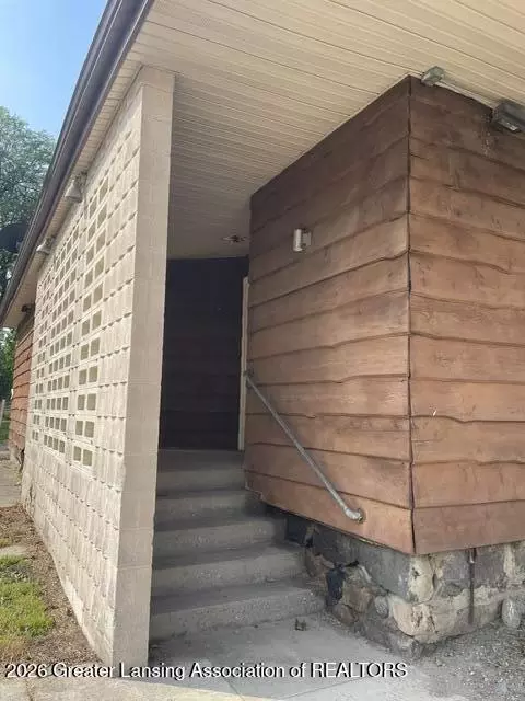 Exterior - 812 N Blackstone St, Jackson, MI 49202 photo 1 of 1
