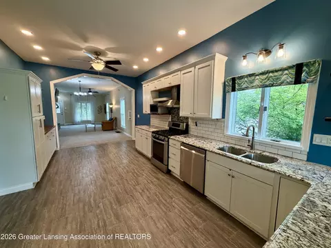 Kitchen - 919 Degroff St, Grand Ledge, MI 48837 photo 4 of 8