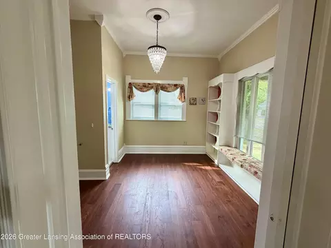 Living - 919 Degroff St, Grand Ledge, MI 48837 photo 5 of 9