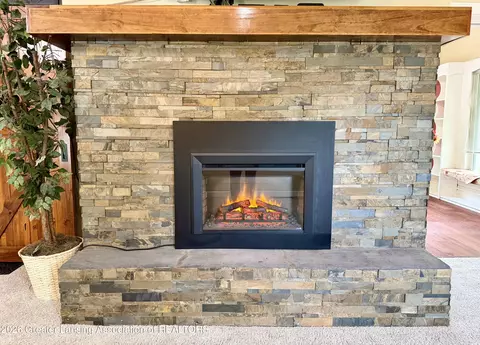 Living - 919 Degroff St, Grand Ledge, MI 48837 photo 1 of 4