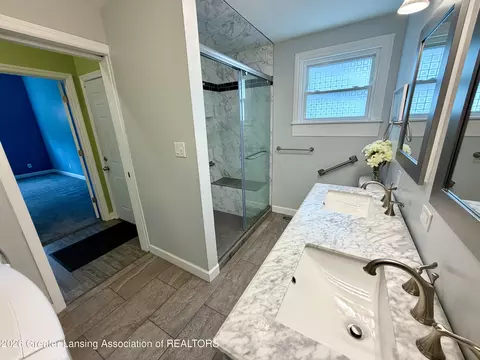 Bath - 919 Degroff St, Grand Ledge, MI 48837 photo 2 of 4