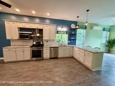 Kitchen - 919 Degroff St, Grand Ledge, MI 48837 photo 3 of 8