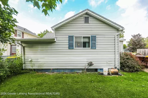 Exterior - 120 E Shepherd St, Charlotte, MI 48813 photo 4 of 5