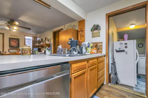 Kitchen - 120 E Shepherd St, Charlotte, MI 48813 photo 2 of 4