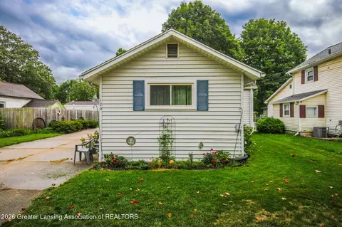 Exterior - 120 E Shepherd St, Charlotte, MI 48813 photo 2 of 5