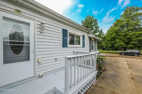 Exterior - 120 E Shepherd St, Charlotte, MI 48813 photo 5 of 6