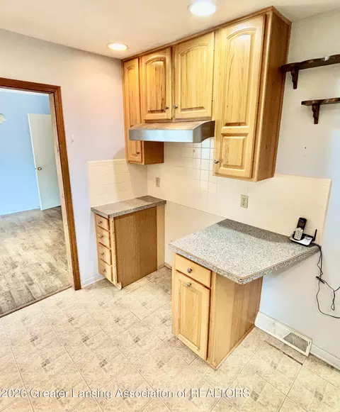 Kitchen - 744 Walnut St, Charlotte, MI 48813 photo 4 of 5