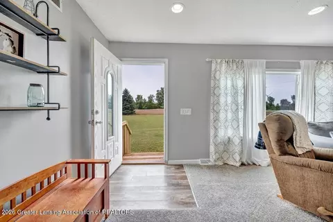 Entry Way - 11791 W Roggy Rd, Sumner, MI 48889 photo 2 of 3