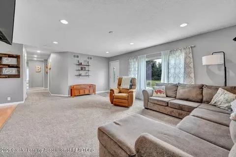 Entry Way - 11791 W Roggy Rd, Sumner, MI 48889 photo 1 of 3
