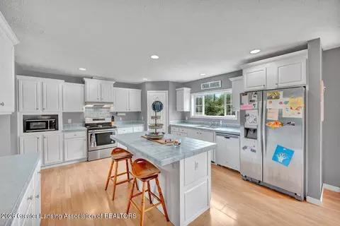 Kitchen - 11791 W Roggy Rd, Sumner, MI 48889 photo 3 of 5