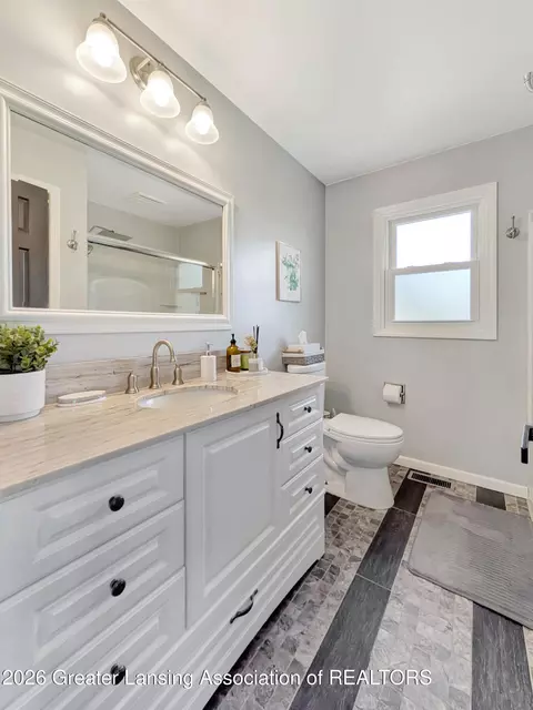 Bath - 4984 W Lehman Rd, Dewitt, MI 48820 photo 1 of 6