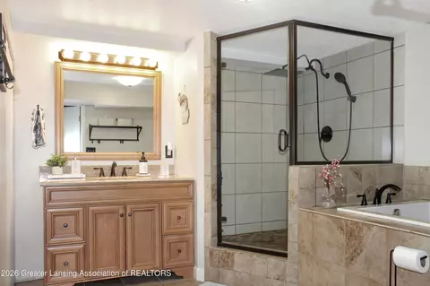 Bath - 4984 W Lehman Rd, Dewitt, MI 48820 photo 5 of 6