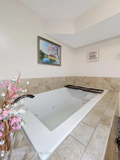 Bath - 4984 W Lehman Rd, Dewitt, MI 48820 photo 3 of 6