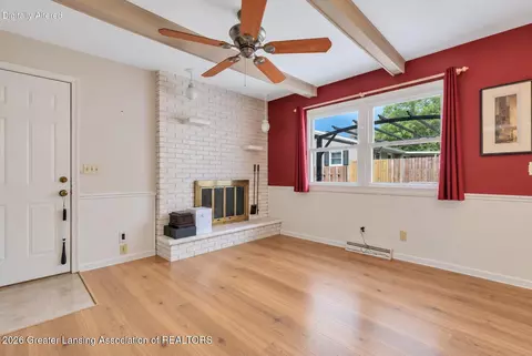 Living - 1112 Ro Dic Don Dr, Dewitt, MI 48820 photo 2 of 4