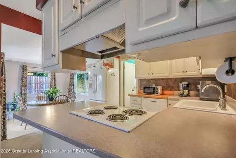 Kitchen - 1112 Ro Dic Don Dr, Dewitt, MI 48820 photo 1 of 4