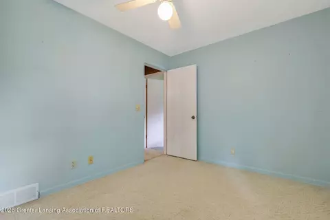 Bedroom - 1112 Ro Dic Don Dr, Dewitt, MI 48820 photo 3 of 8