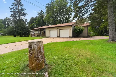 Exterior - 12916 Rambler Rd, Dewitt, MI 48820 photo 2 of 9