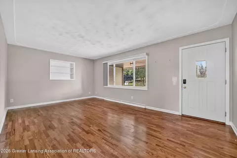 Living - 12916 Rambler Rd, Dewitt, MI 48820 photo 3 of 3
