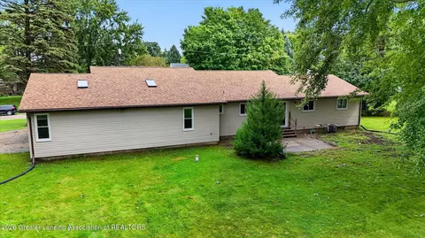 Exterior - 12916 Rambler Rd, Dewitt, MI 48820 photo 7 of 9