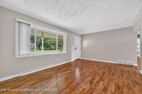 Living - 12916 Rambler Rd, Dewitt, MI 48820 photo 2 of 3