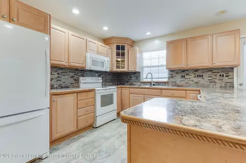 Kitchen - 4275 Keller Rd, Holt, MI 48842 photo 3 of 4